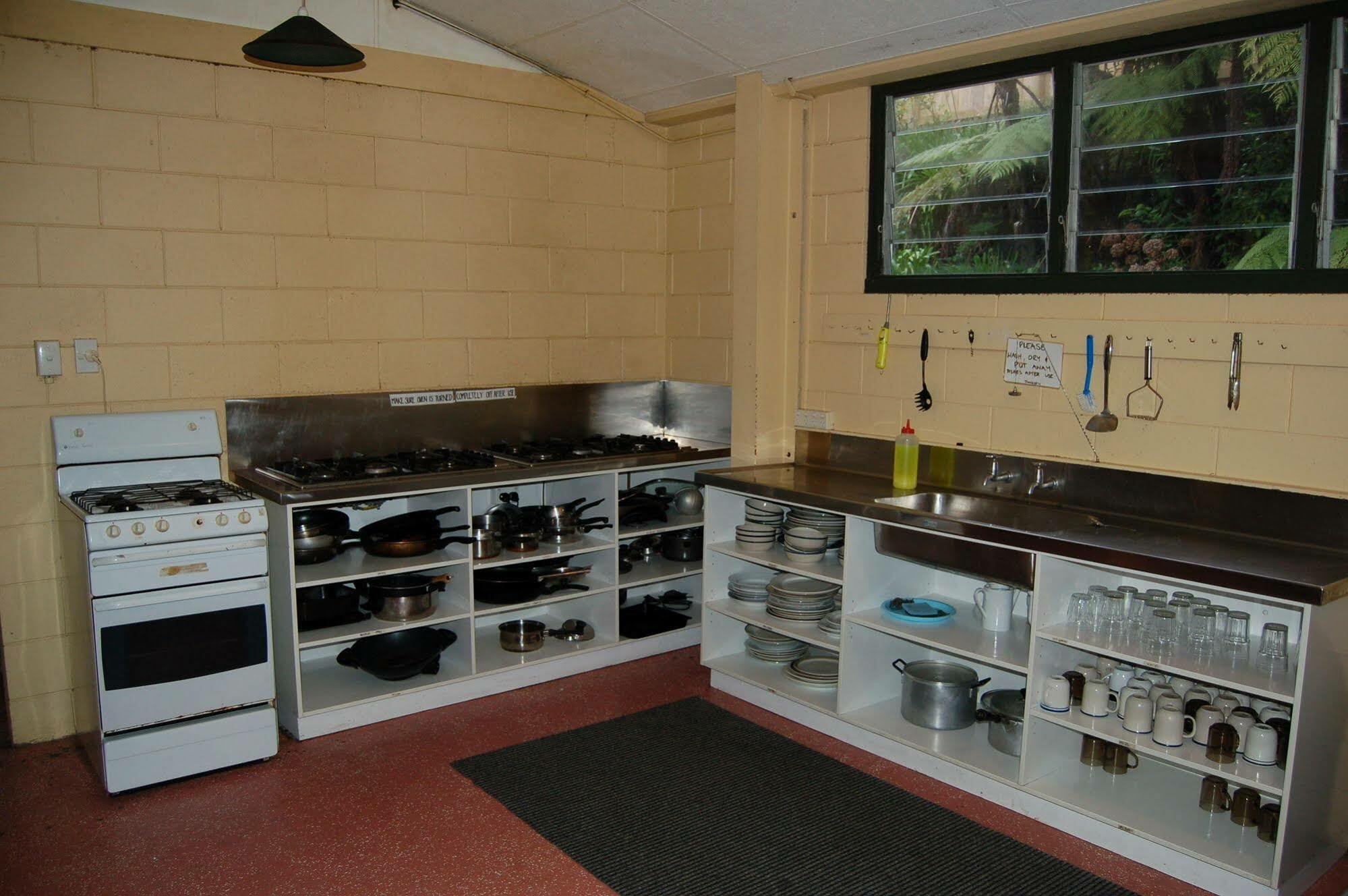 Egmont Eco Leisure Park & Backpackers Hotel New Plymouth Exterior foto