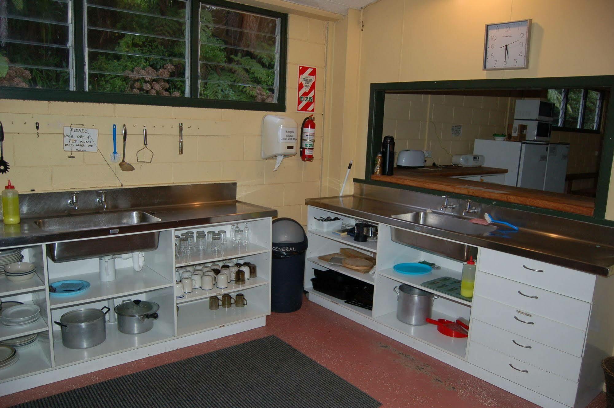 Egmont Eco Leisure Park & Backpackers Hotel New Plymouth Exterior foto