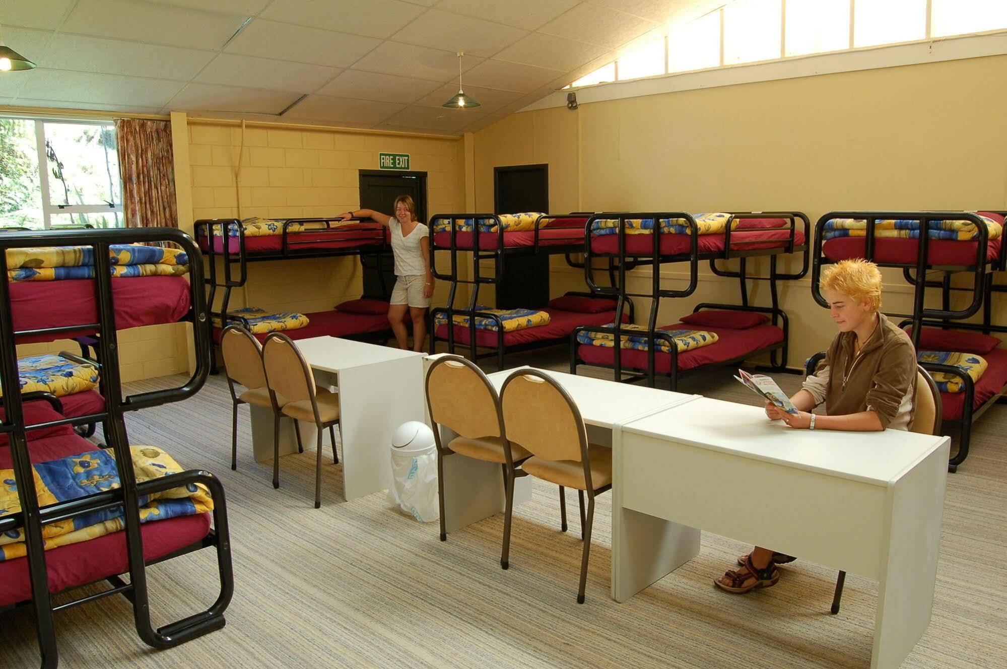 Egmont Eco Leisure Park & Backpackers Hotel New Plymouth Exterior foto