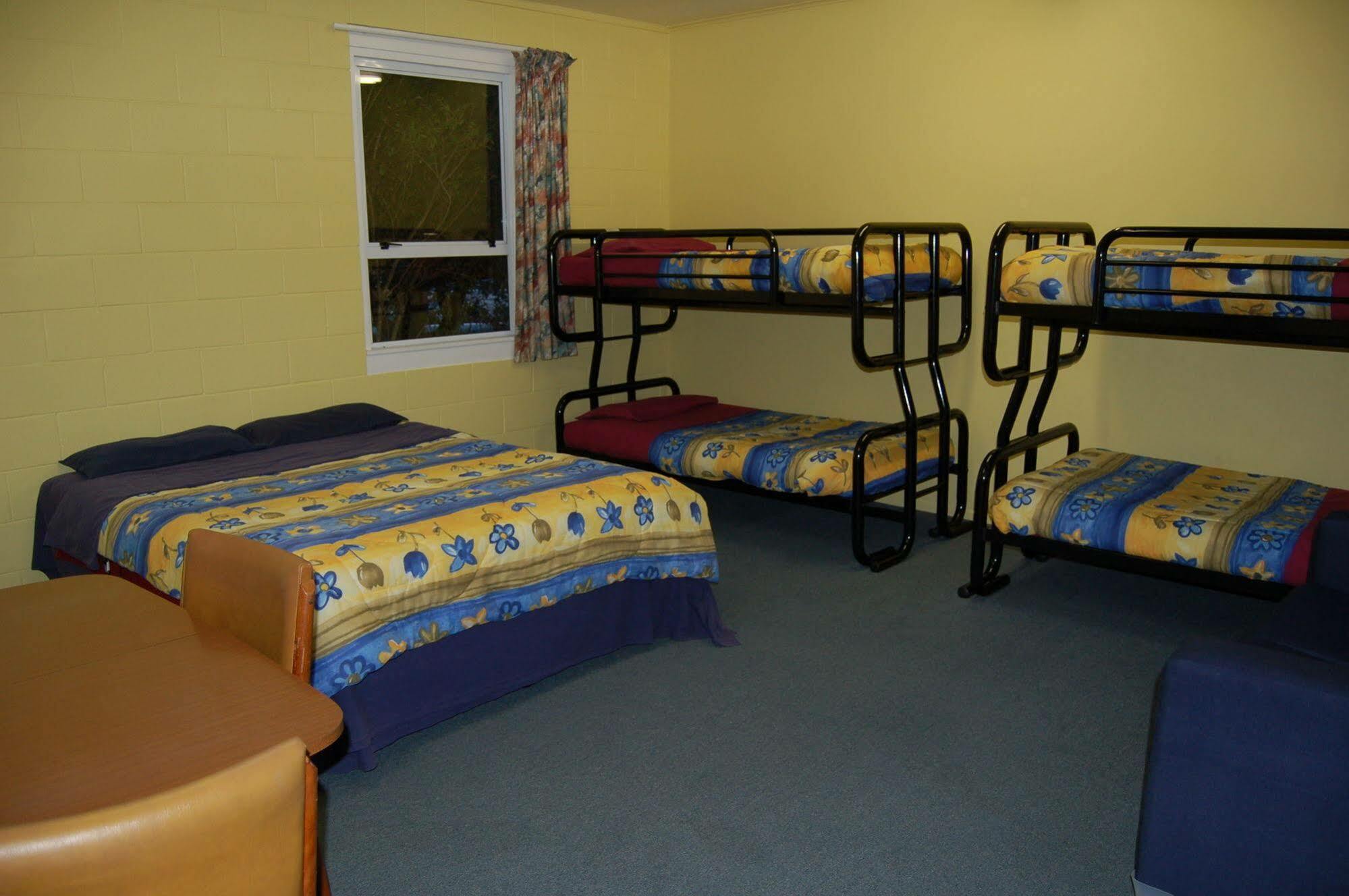 Egmont Eco Leisure Park & Backpackers Hotel New Plymouth Exterior foto