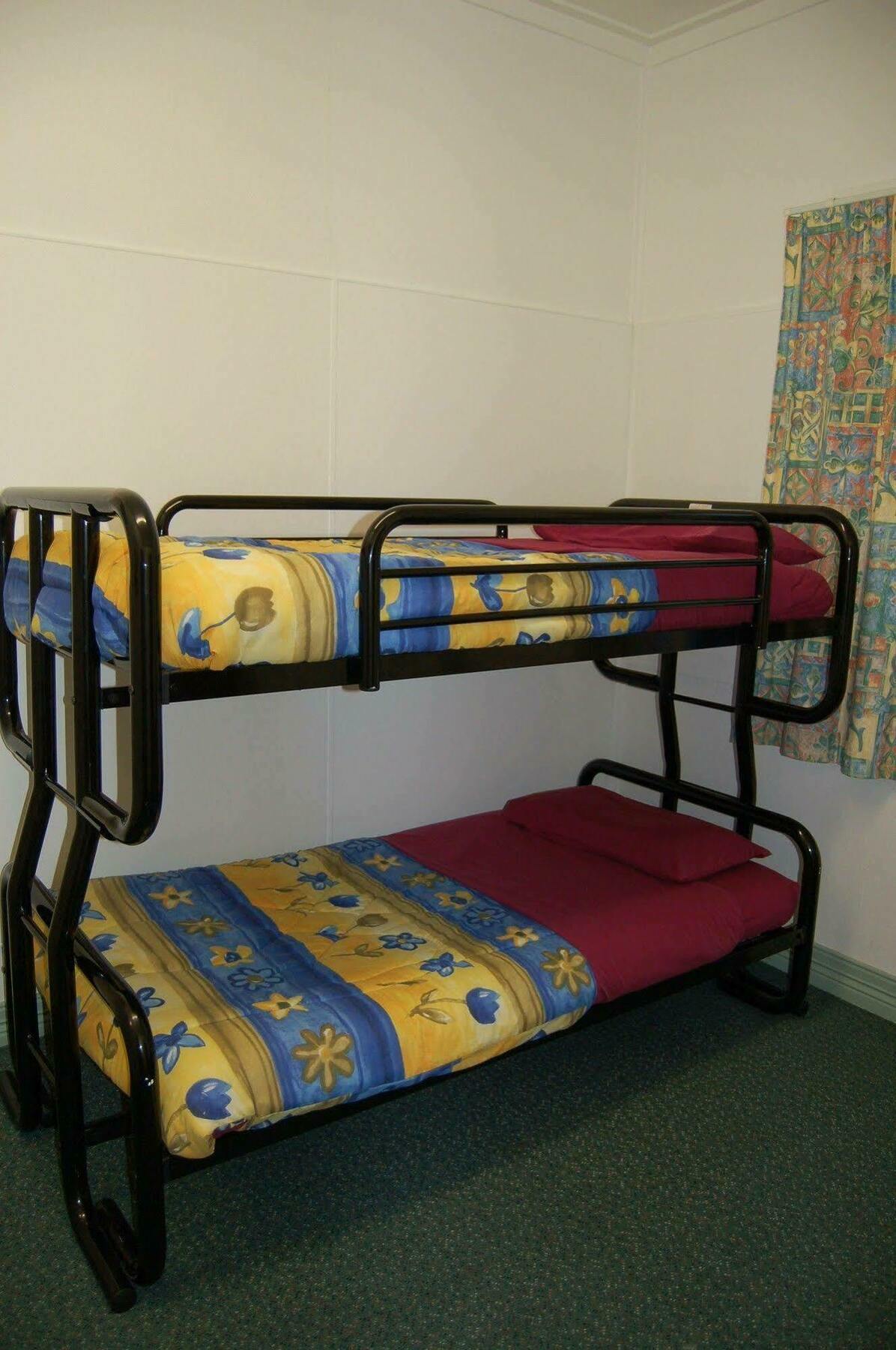 Egmont Eco Leisure Park & Backpackers Hotel New Plymouth Exterior foto