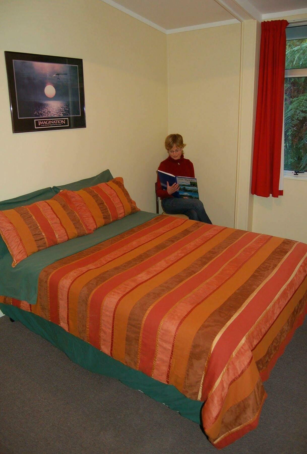 Egmont Eco Leisure Park & Backpackers Hotel New Plymouth Exterior foto