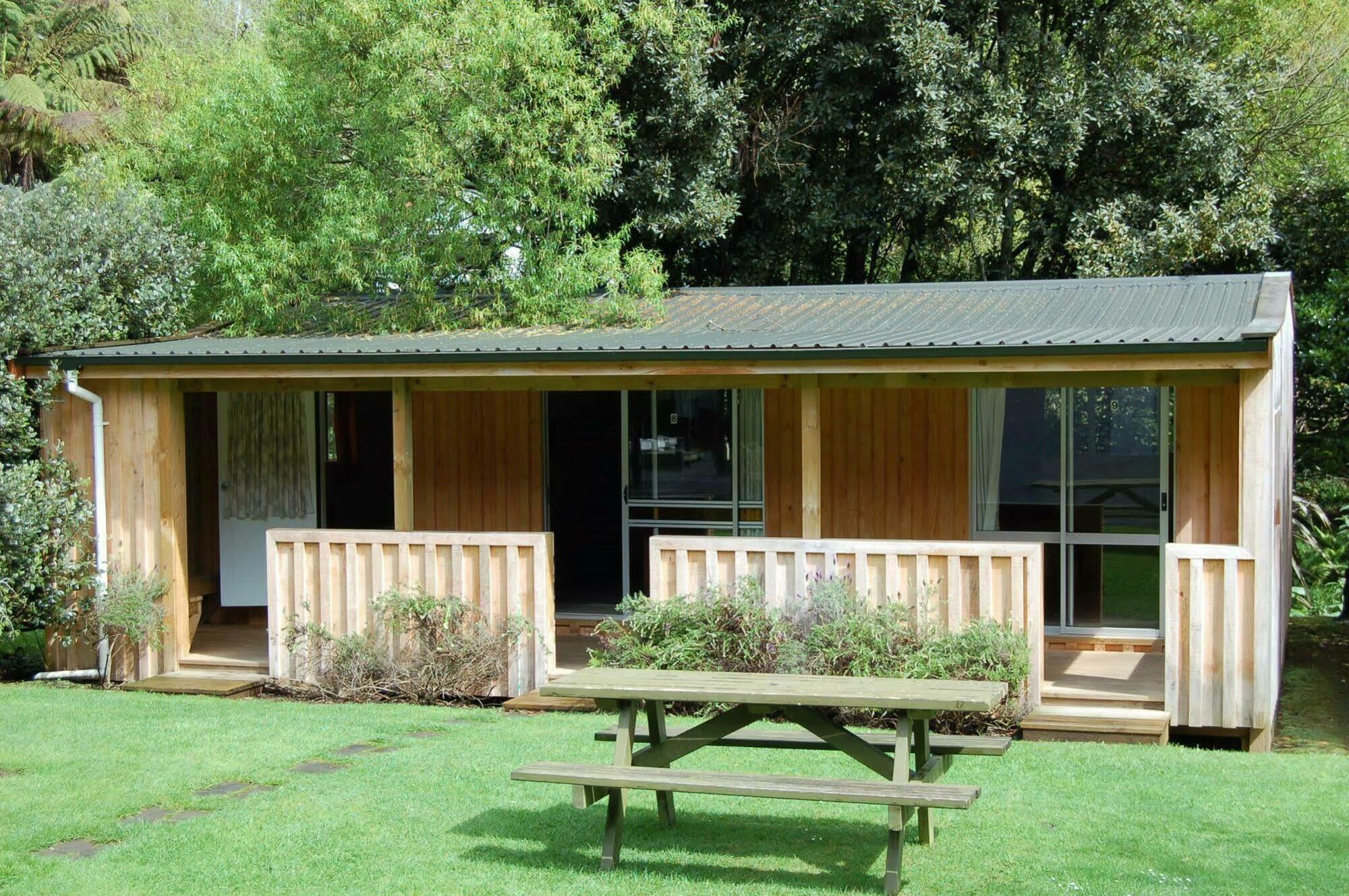 Egmont Eco Leisure Park & Backpackers Hotel New Plymouth Exterior foto