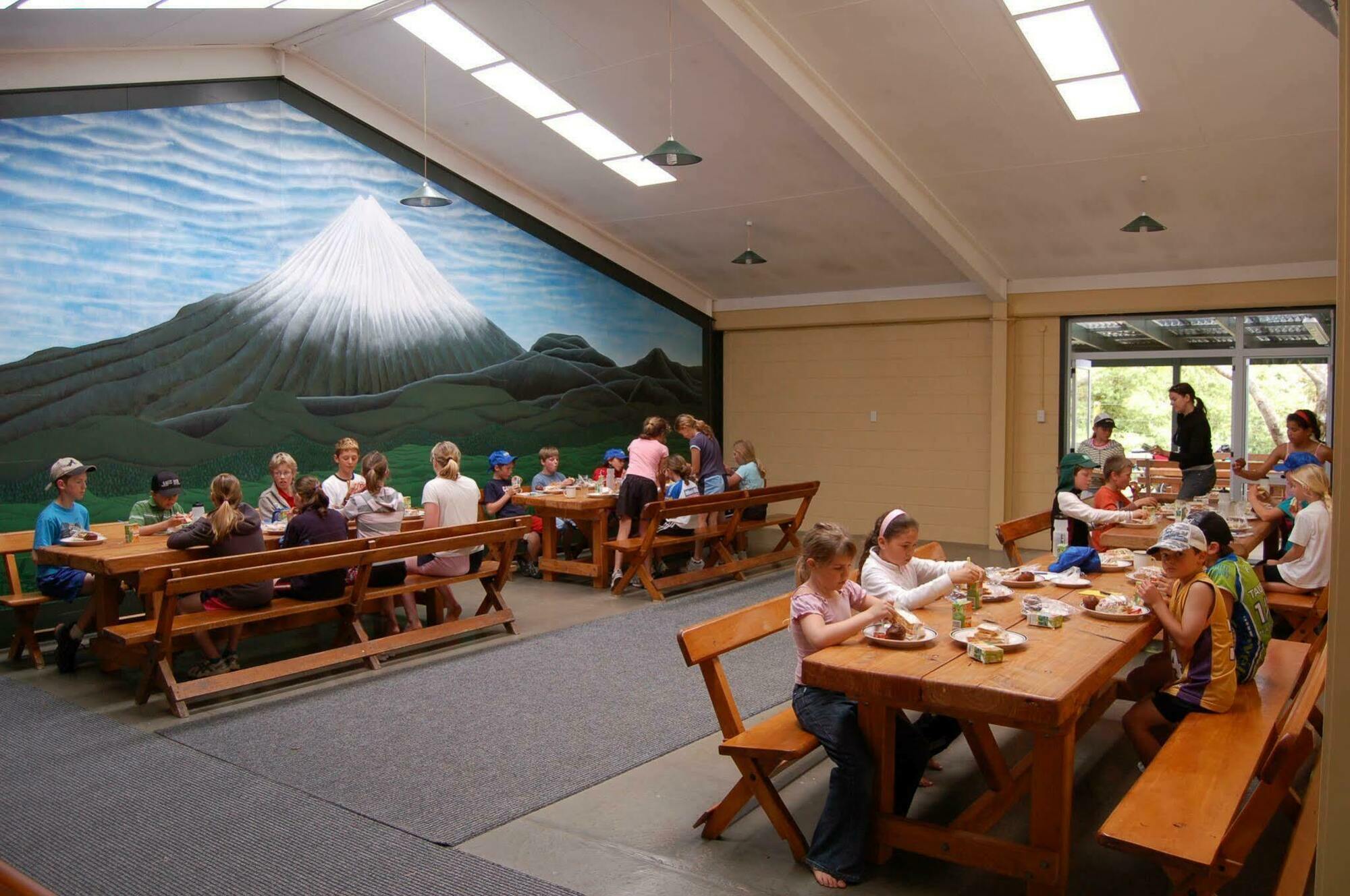 Egmont Eco Leisure Park & Backpackers Hotel New Plymouth Exterior foto
